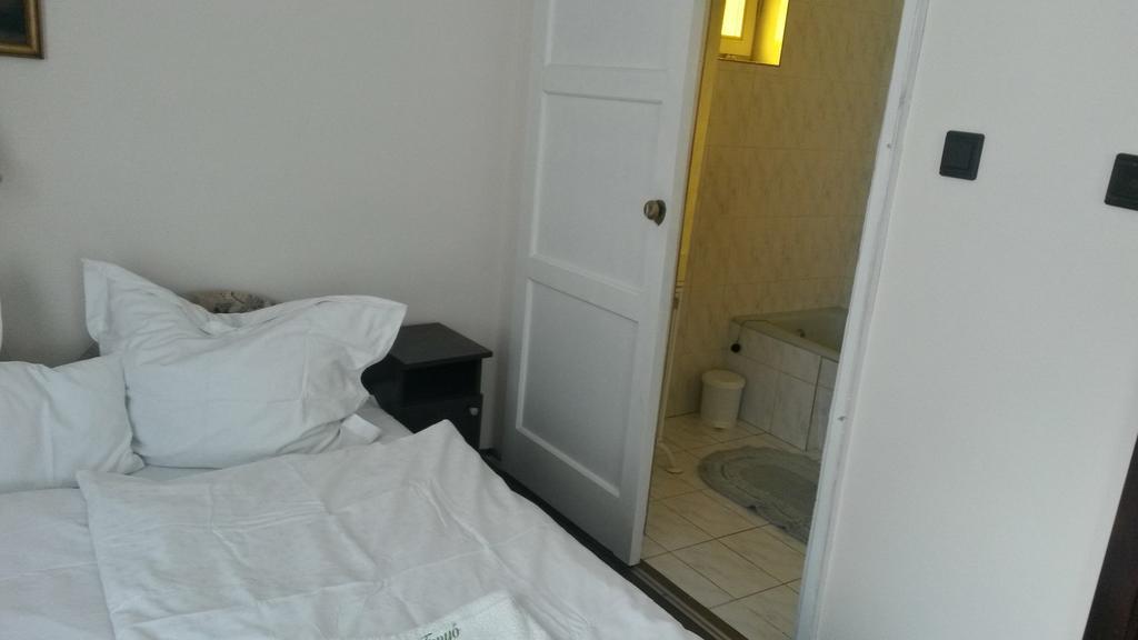 Ezust Fenyo Vendeghaz Hotel Siófok Zewnętrze zdjęcie